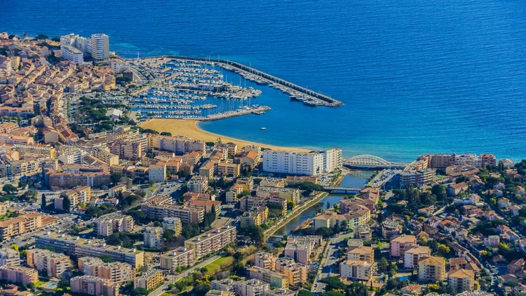 Nice Airport to Sainte-Maxime Transfer